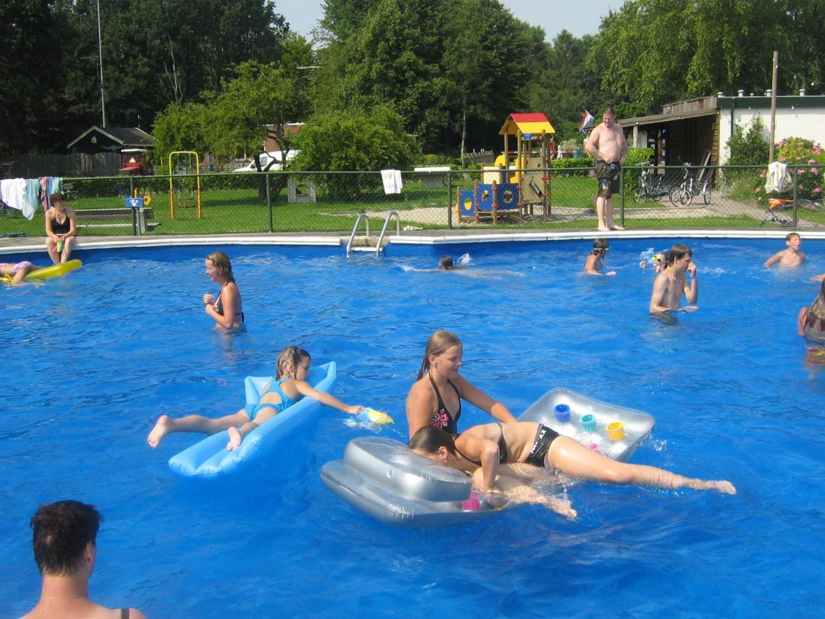 Vakantiepark 'T Urkerbos - Kabouterhuisje ภายนอก รูปภาพ