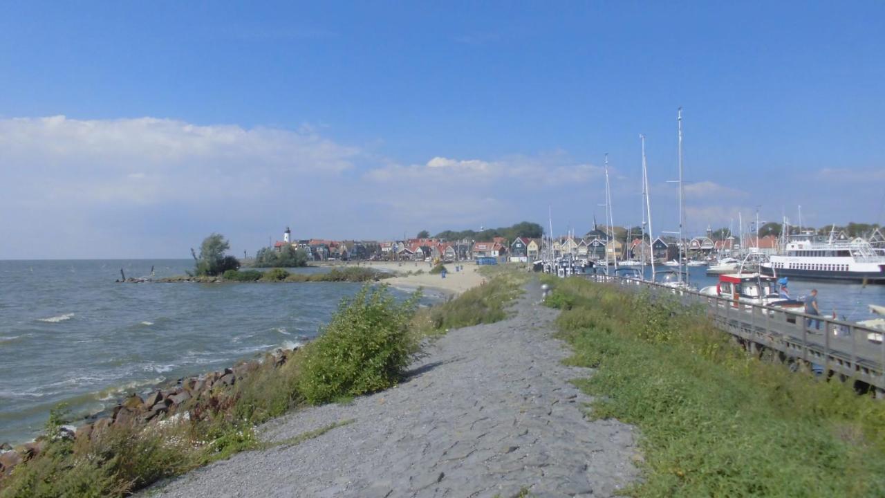 Vakantiepark 'T Urkerbos - Kabouterhuisje ภายนอก รูปภาพ