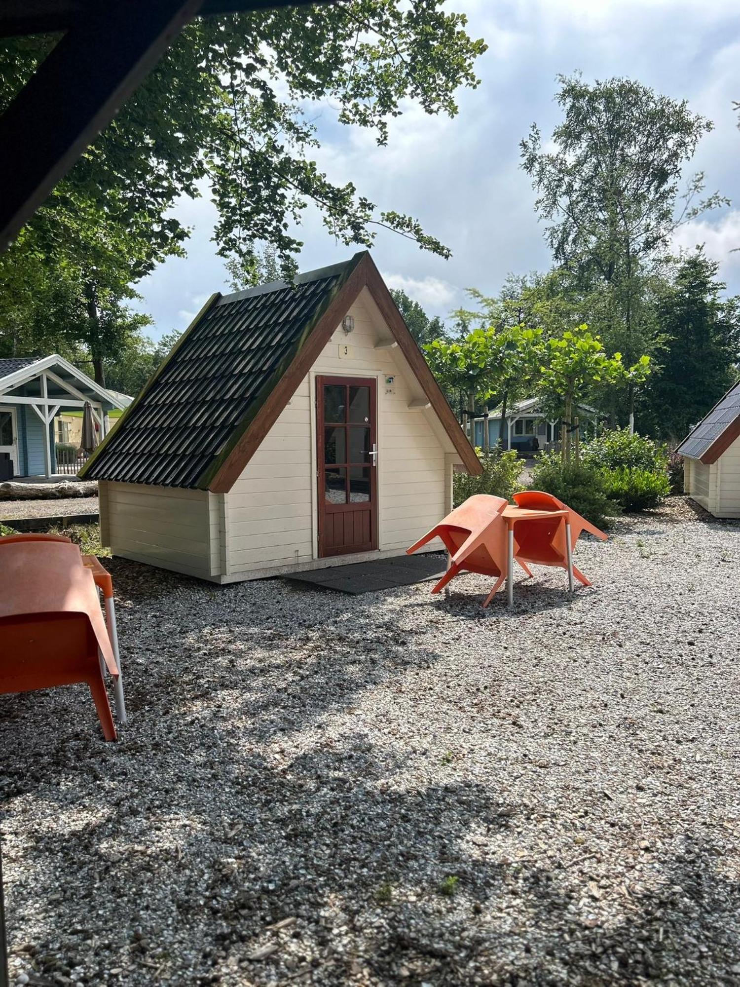 Vakantiepark 'T Urkerbos - Kabouterhuisje ภายนอก รูปภาพ